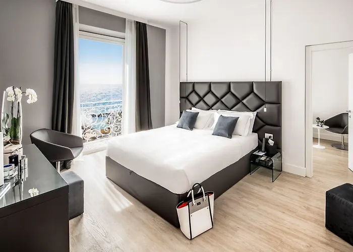 米拉马雷宫殿度假酒店 圣雷默